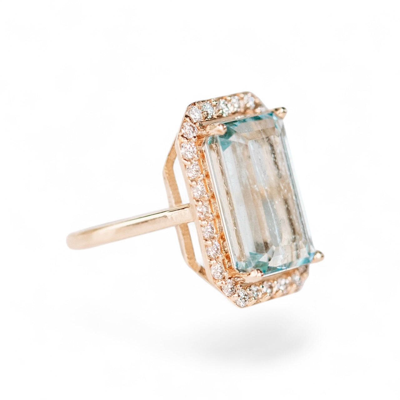 14K 10.43 CT Aquamarine and Diamond Ring