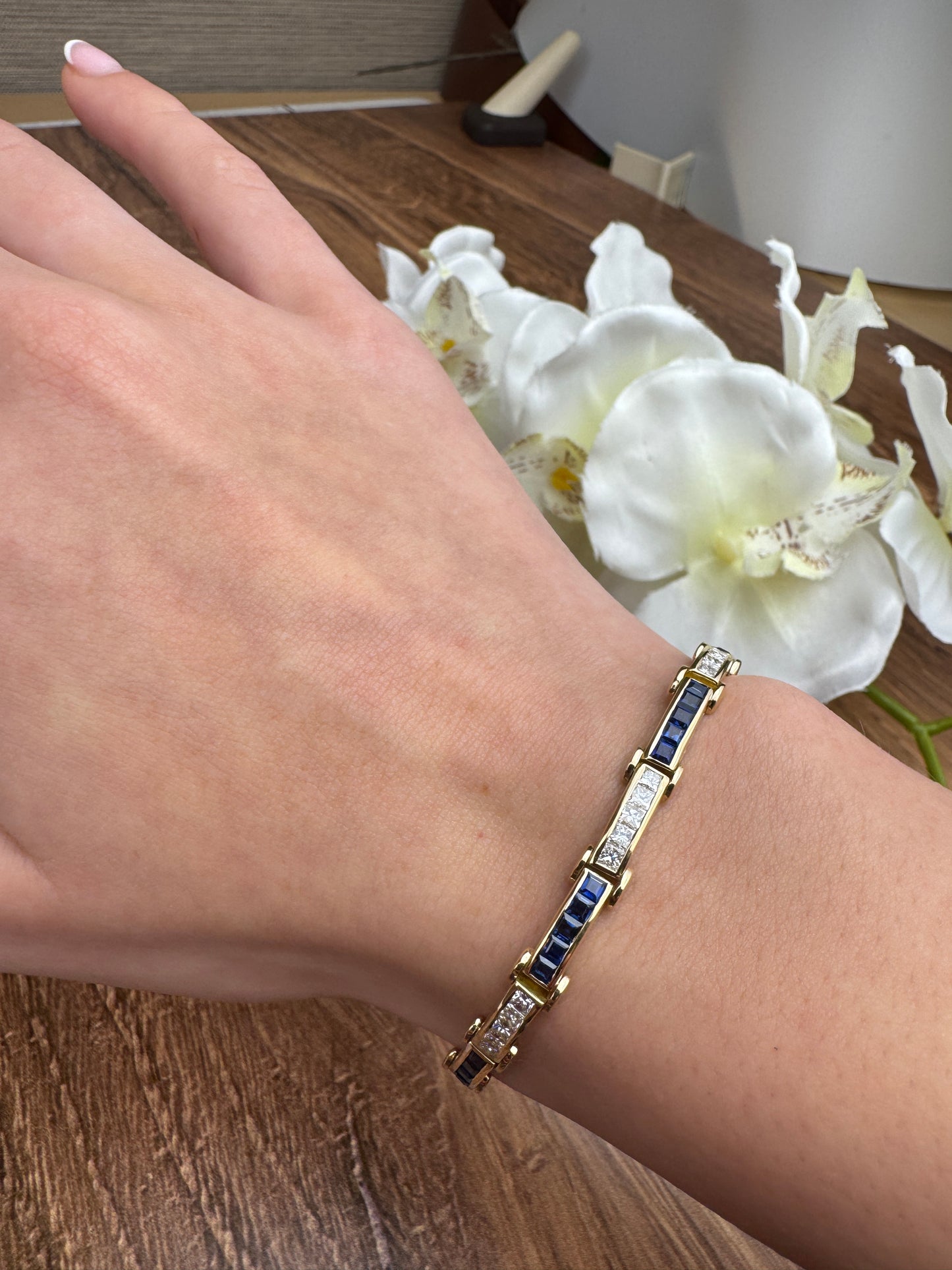 18K Antique 3.50 CT Diamond and 2.80 CT Sapphire Bracelet