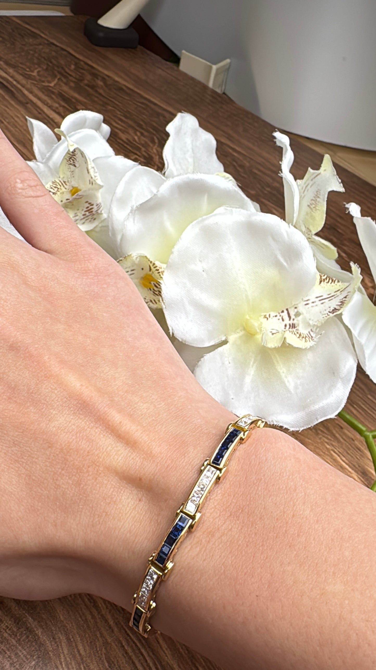 18K Antique 3.50 CT Diamond and 2.80 CT Sapphire Bracelet