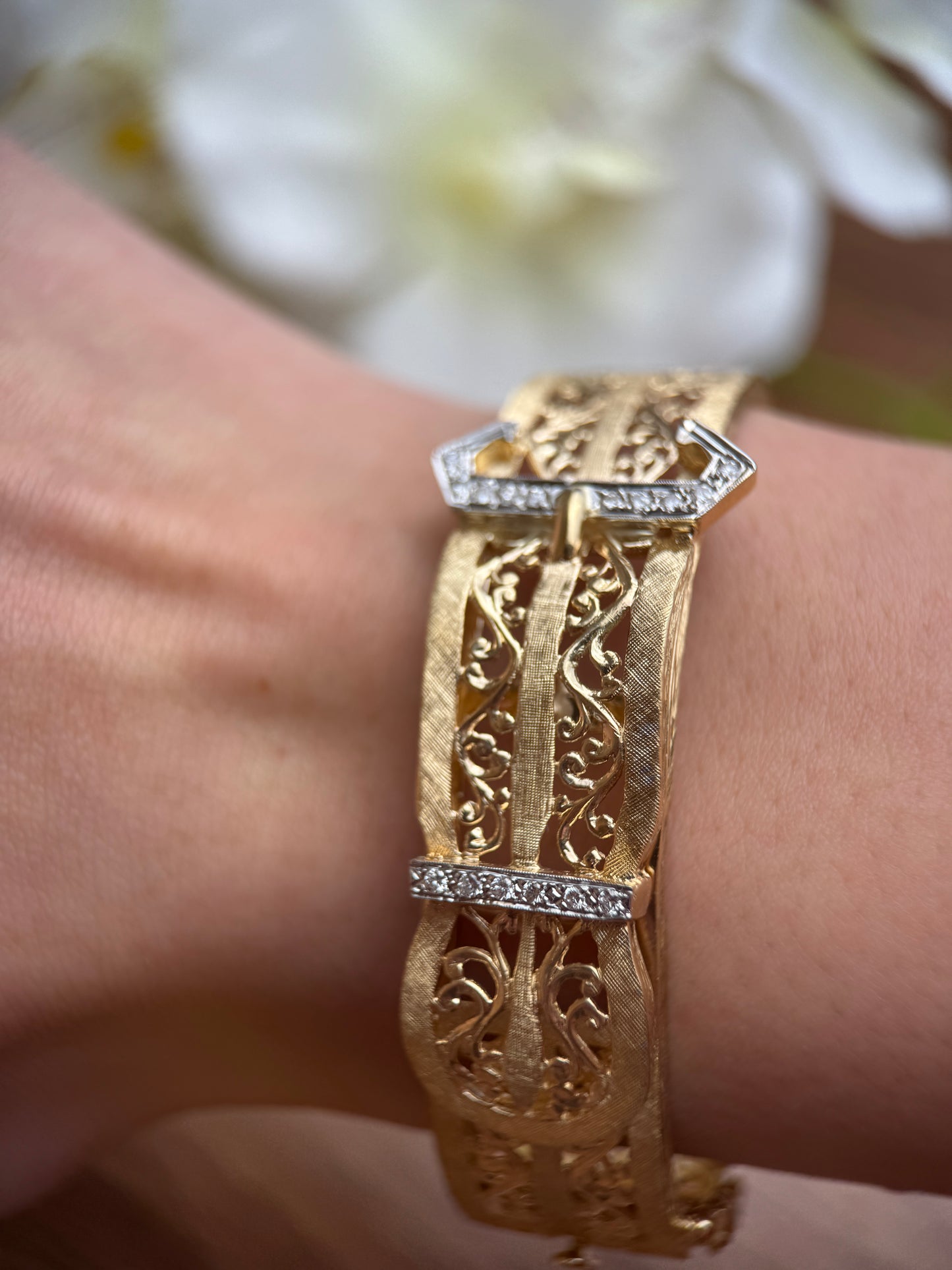 14K Antique Filigree Belt Diamond Bangle