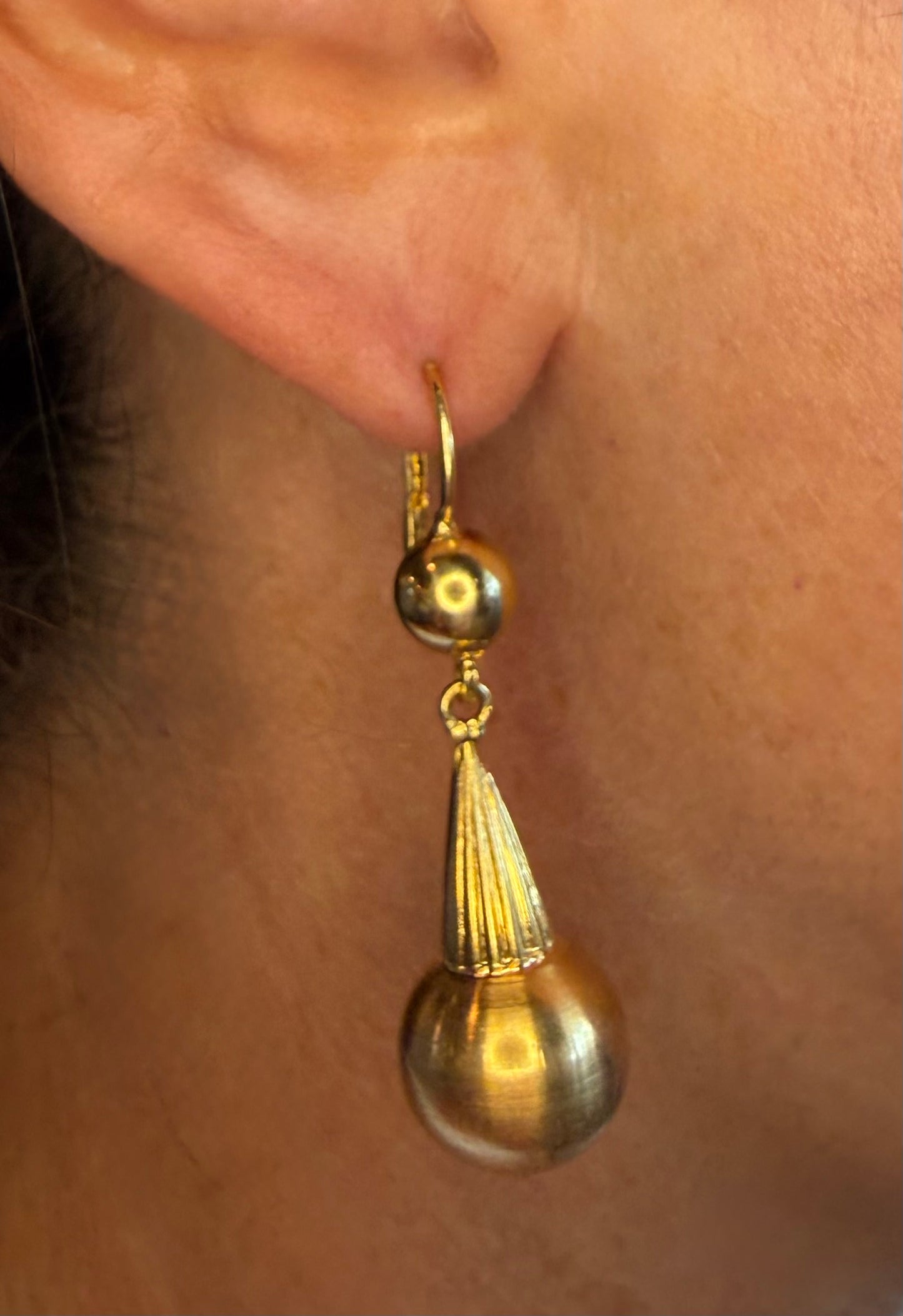 Vintage 18k Yellow Gold Lever-Back Dangle Ball Earrings