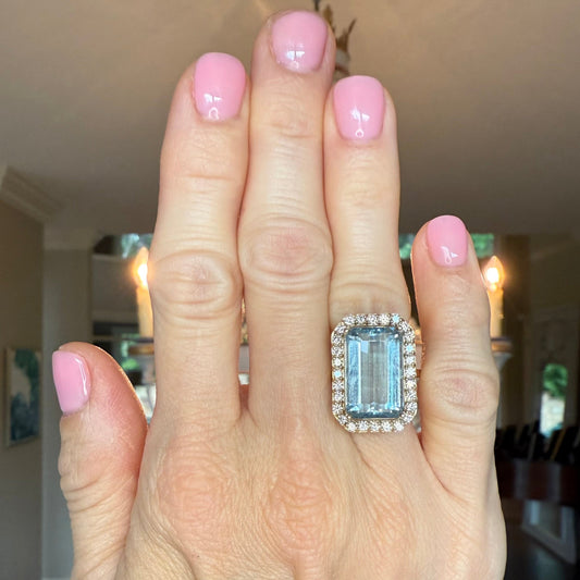 14K 10.43 CT Aquamarine and Diamond Ring