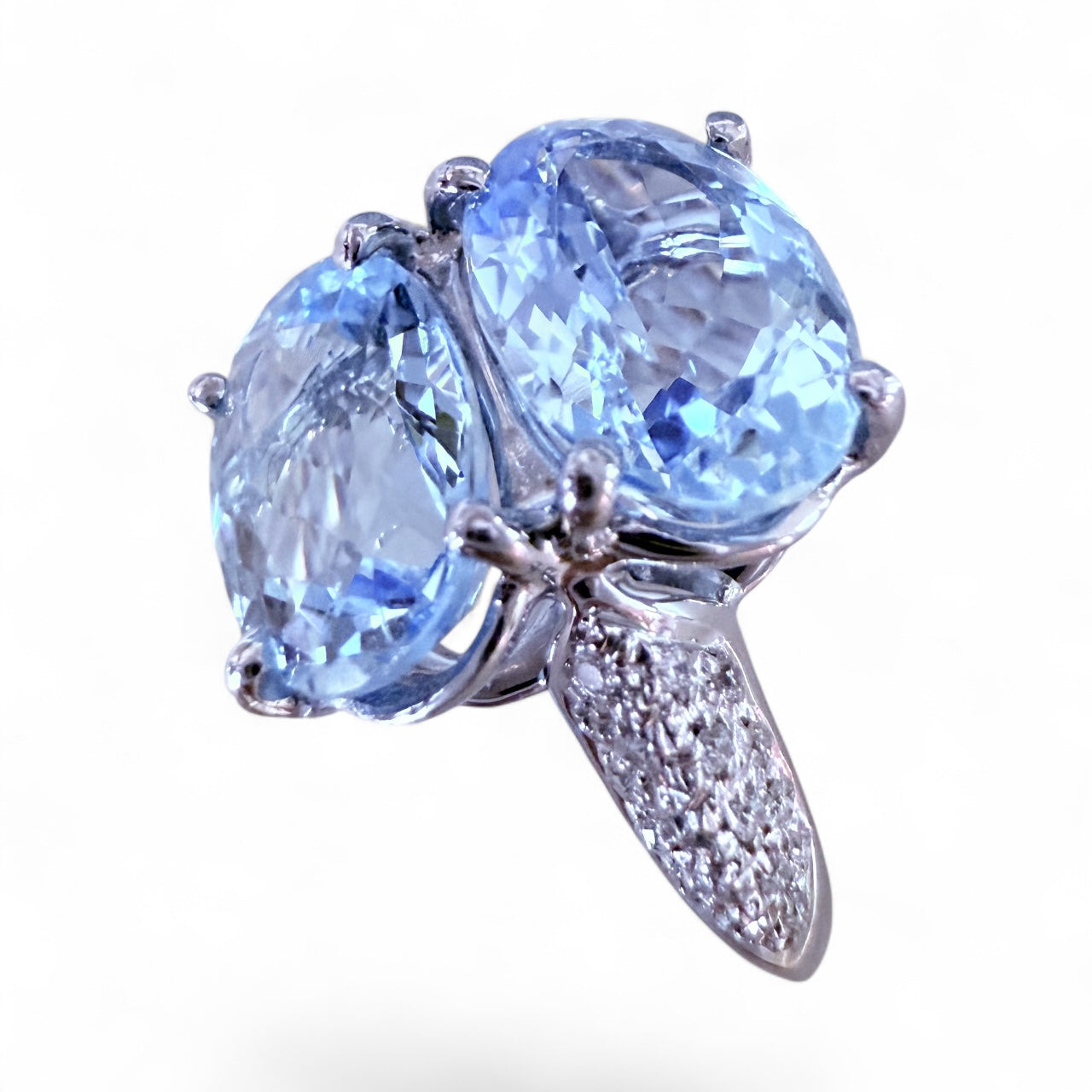 18K White Gold 6.85 CT Aquamarine and Diamond Ring