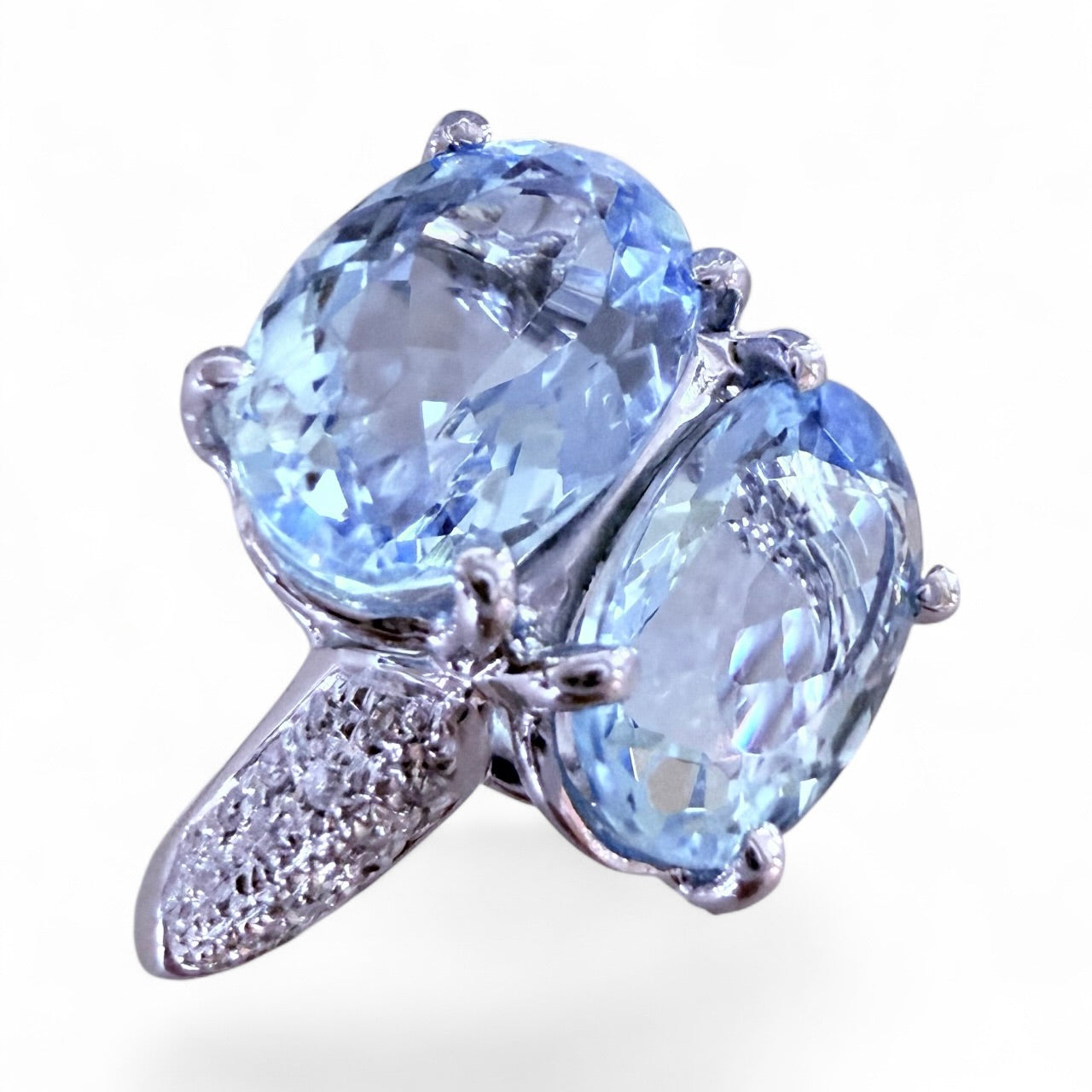 18K White Gold 6.85 CT Aquamarine and Diamond Ring