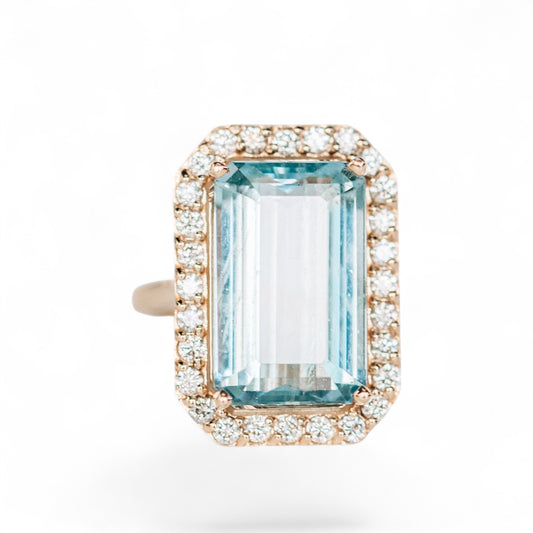 14K 10.43 CT Aquamarine and Diamond Ring